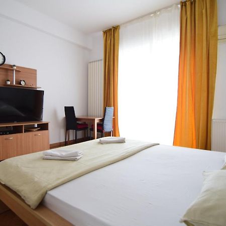 Resedinta Lui Calin - Calea Victoriei Near Royal Palace Bukurešť Exteriér fotografie
