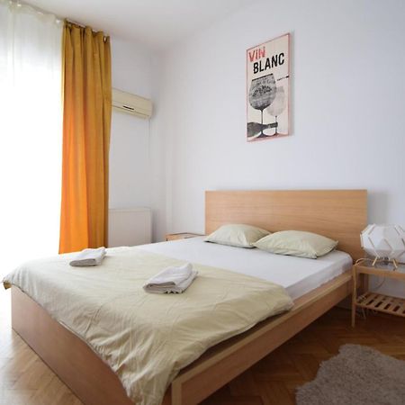 Resedinta Lui Calin - Calea Victoriei Near Royal Palace Bukurešť Exteriér fotografie