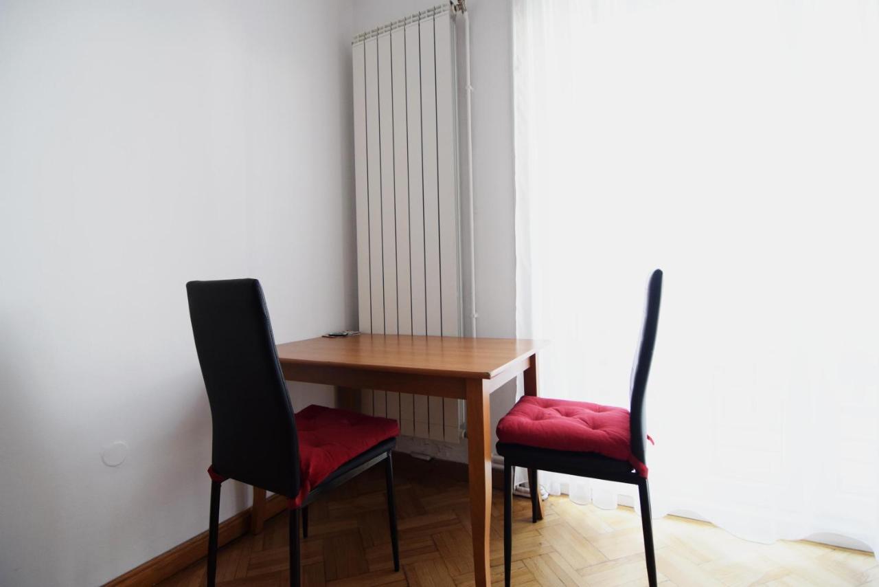 Resedinta Lui Calin - Calea Victoriei Near Royal Palace Bukurešť Exteriér fotografie